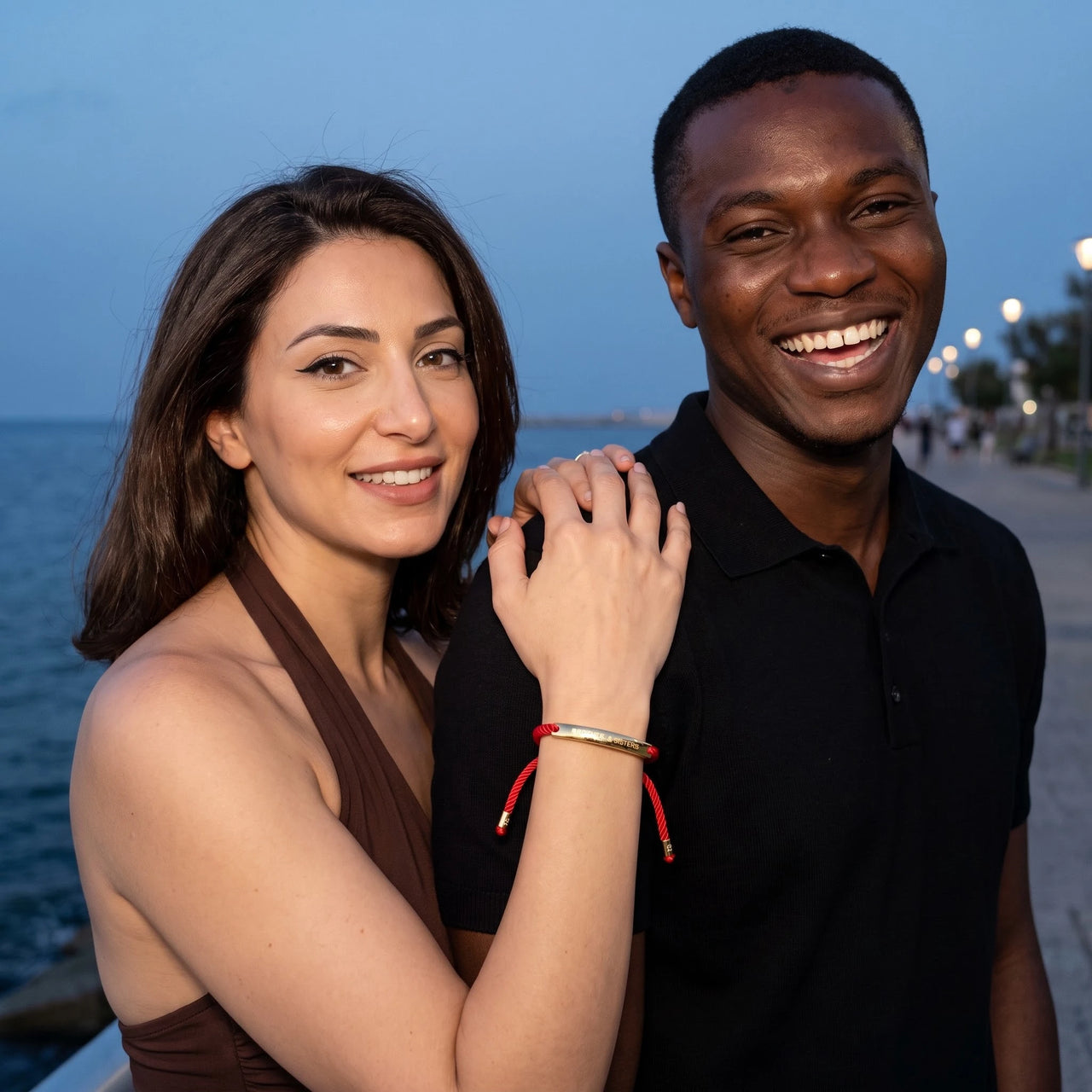 Red string bracelet — worn by a couple, gold | SKU: lamour-g