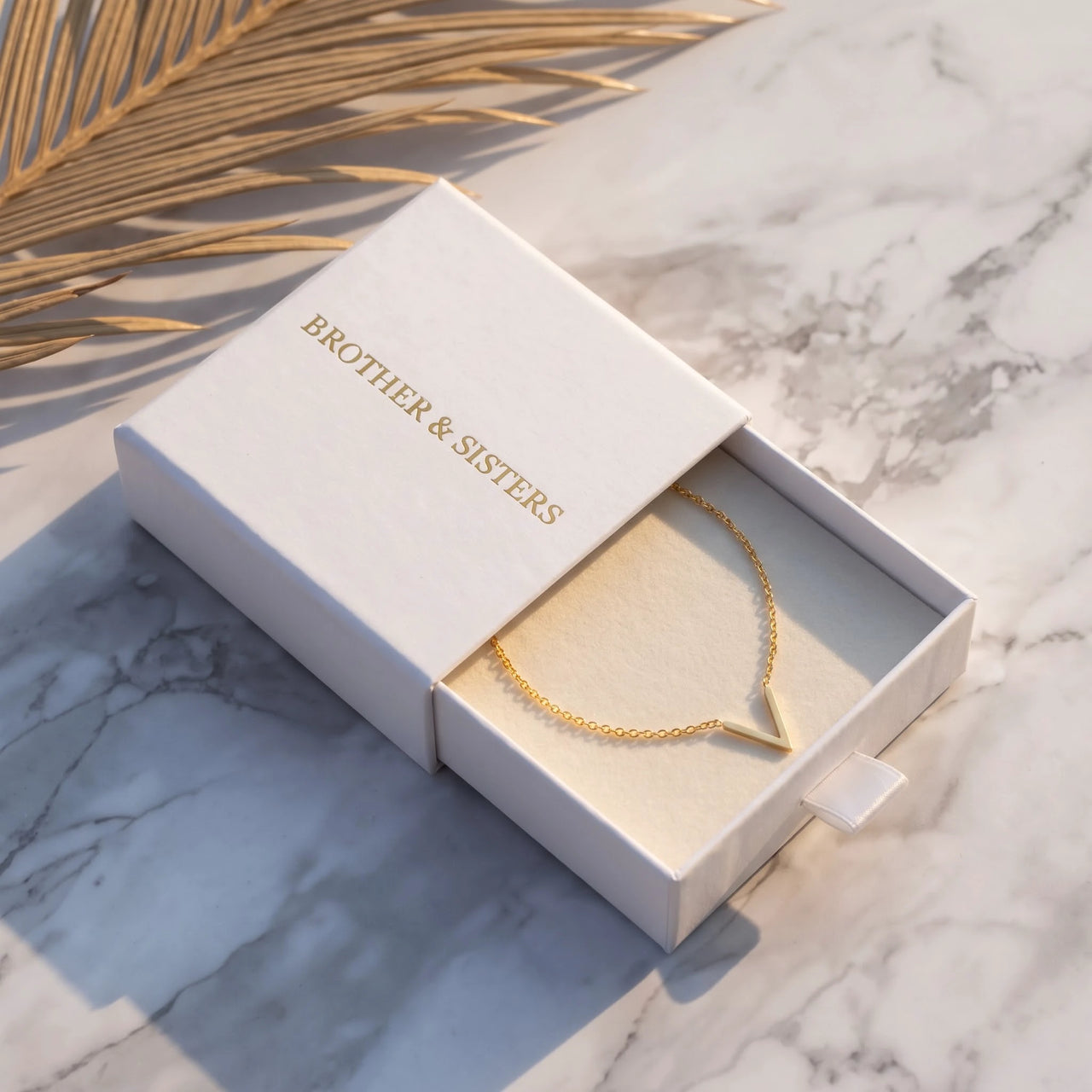 Chevron bracelet — in the gift box, gold | SKU: 9443177-gold