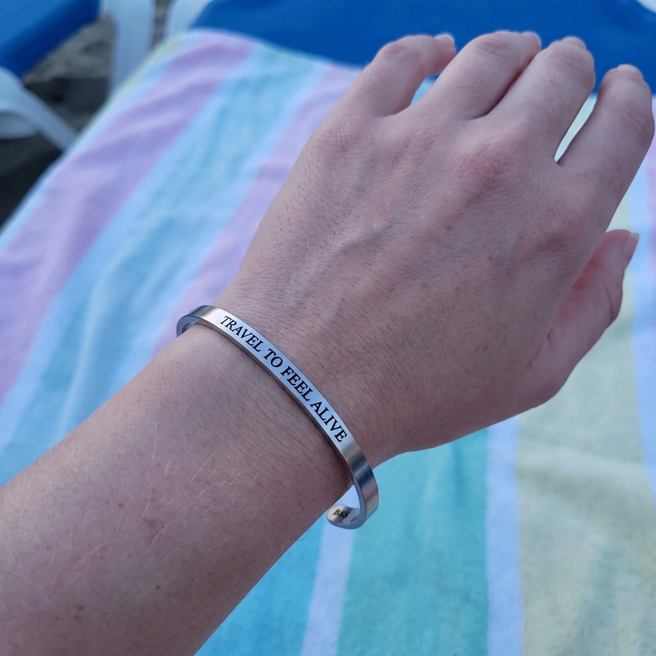 Travel bracelet — worn, real size, silver | SKU: ttfa-wg