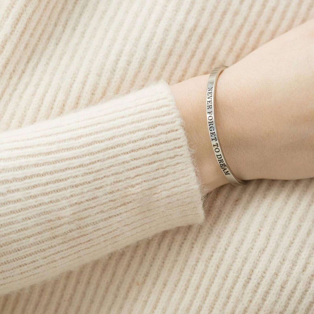 Never Forget To Dream - Quote Bracelet - Women's Bracelet - Mantra Bracelet Brother & Sisters